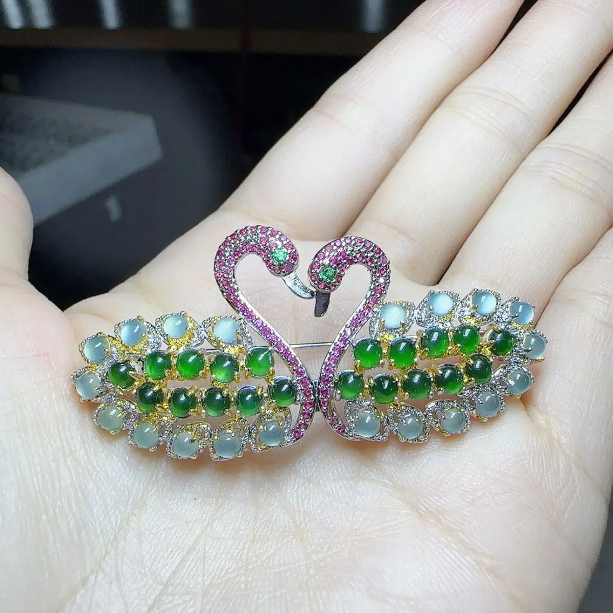 Natural A jadeite ice green egg surface swan brooch (choose one of the best in diversity)