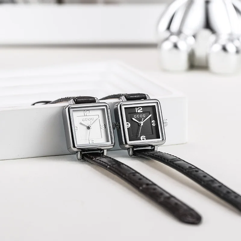 여성용 가죽 스트랩 시계, 고급스럽고 고급스러운 석영 손목시계, 작고 세련된 석영 시계, 여성용 액세서리.