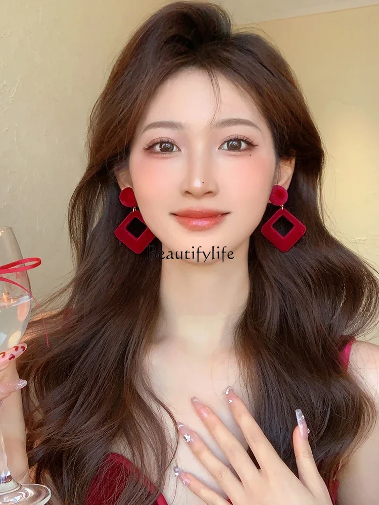 Red Vintage Velvet Earrings for Women, New Year, Popular, High-Grade, Winter, 2022