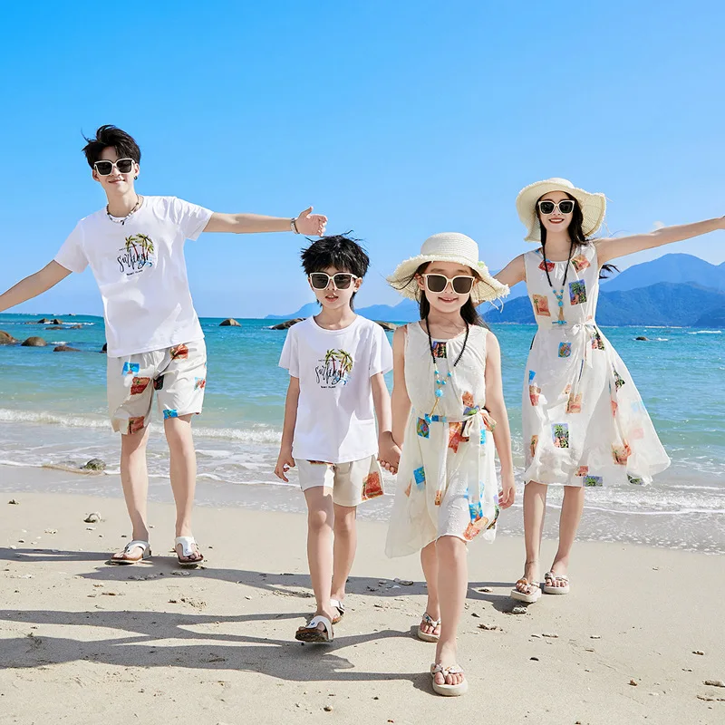 Family Vacation Look Clothes Parents and Children Matching Resort Outfits Mom Daughter Dress Dad and Son T Shirts 2 Piece Sets