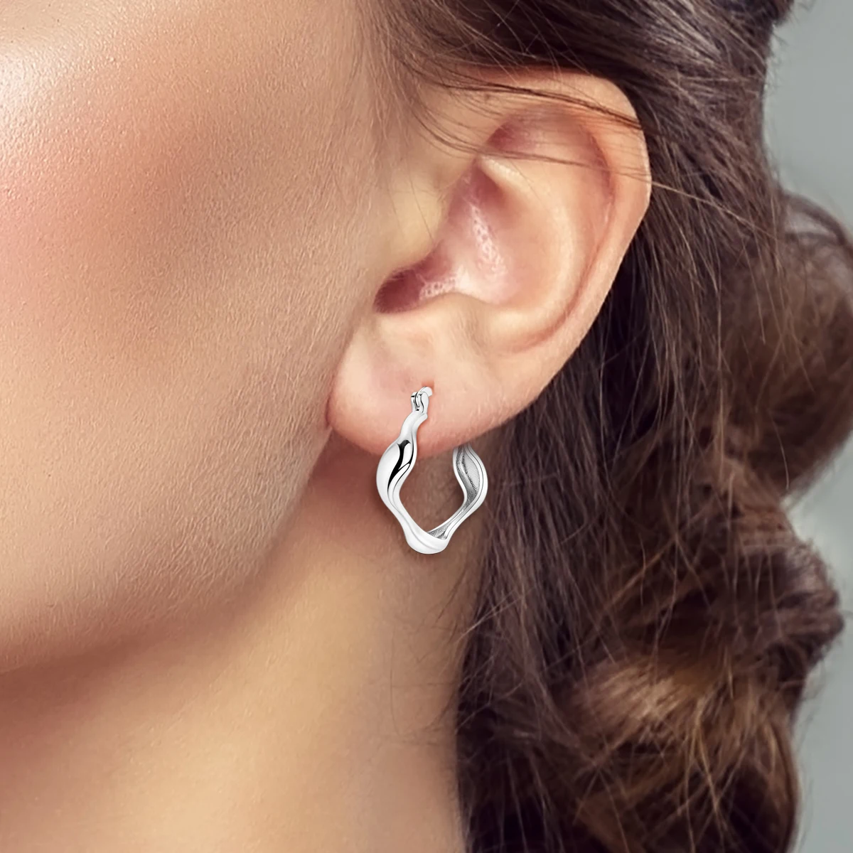 925 Sterling Silver Smooth Twisted Wave Curve Hoop Earrings for Women Minimalist Elegant Casual Office Daily Fashion Jewelry