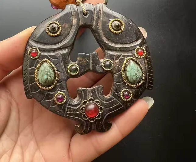 Antique Miscellaneous Retro Hongshan Culture Meteorite Inlaid Gemstone Pisces Pendant Antique Jade Old Jade Collection Handle