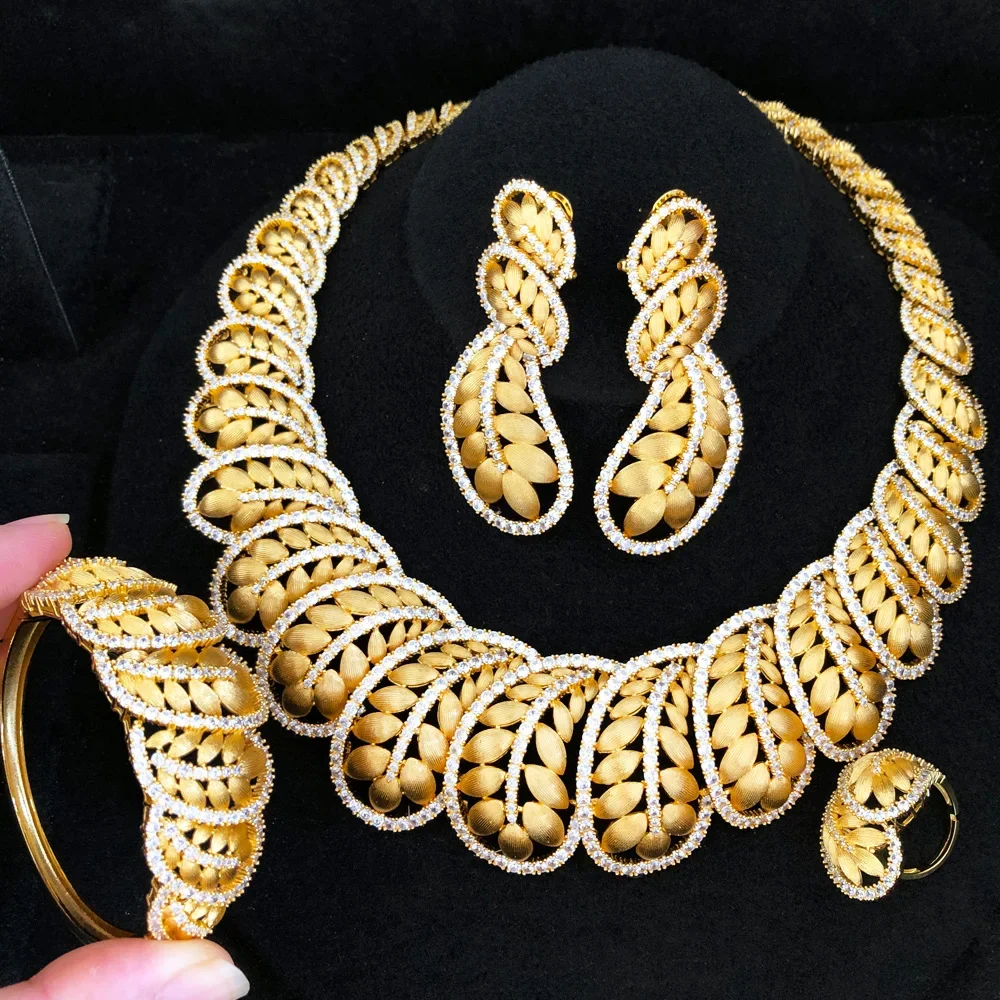 

Soramoore Original DUBAI 4pcs Jewelry Sets Necklace Bangle Ring Earrings Luxury Gougeous Splicing Set For Women Wedding Party