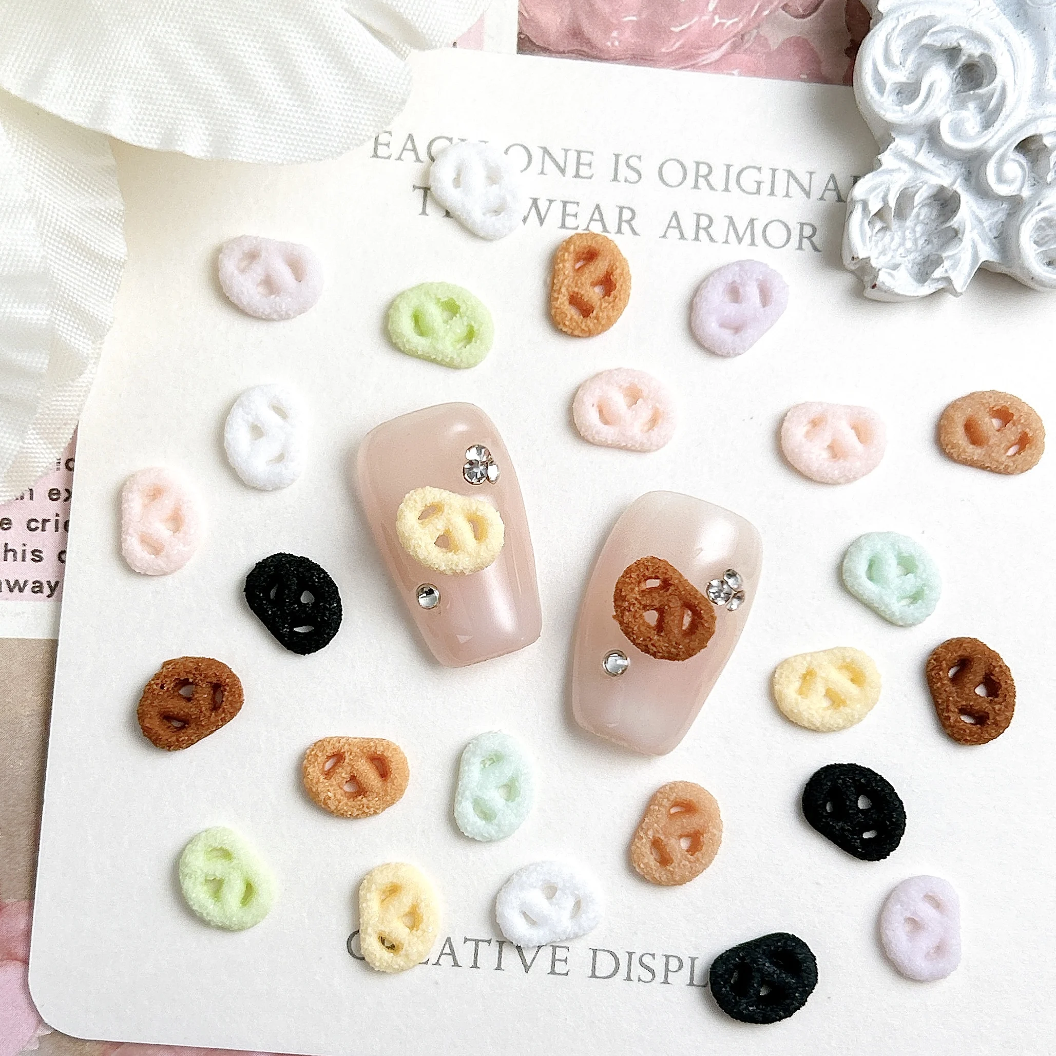 30 قطعة مقلد لطيف صغير التجاعيد الكوكيز مسمار السحر ثلاثية الأبعاد الراتنج Kawaii مضيئة البسكويت مسمار الفن أجزاء لوازم للتقليم DIY بها بنفسك