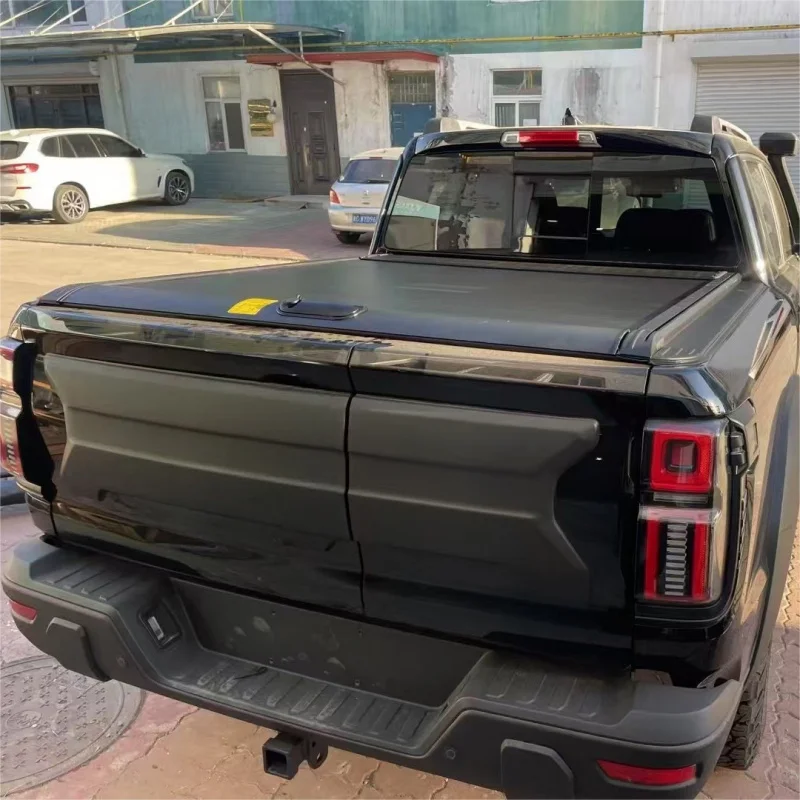 High Quality Manual Operated Aluminum Tonneau Cover Suitable for NavaraNP300 Pickup Truck Retractable Aluminum Roller Shutter