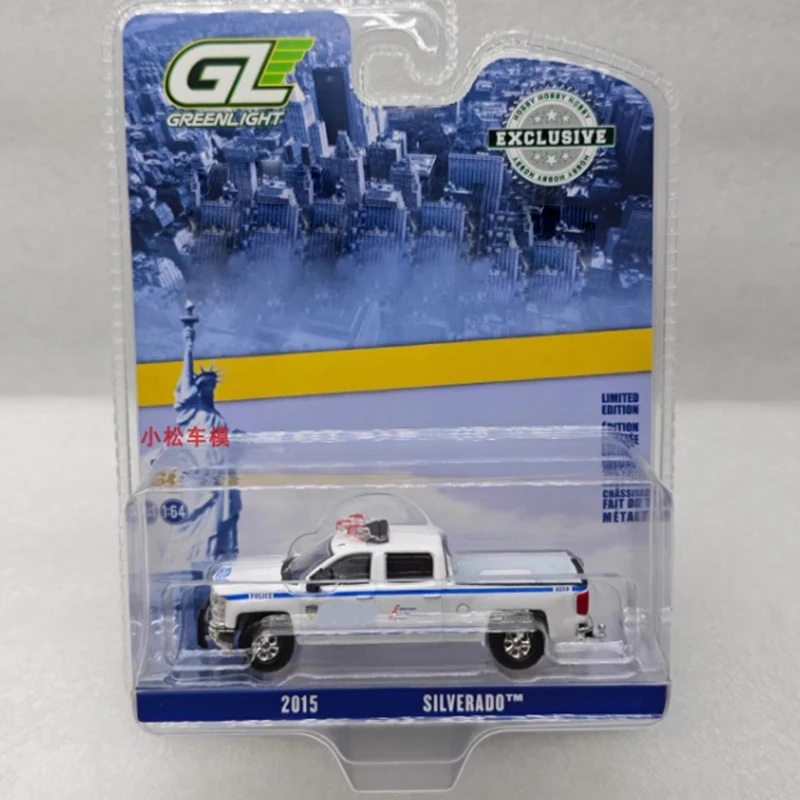 

Greenlight масштаб 1:64 2015, Silverado 30093, имитация сплава, модель автомобиля, статическая коллекция, украшенные праздничными игрушками, сувенирный подарок