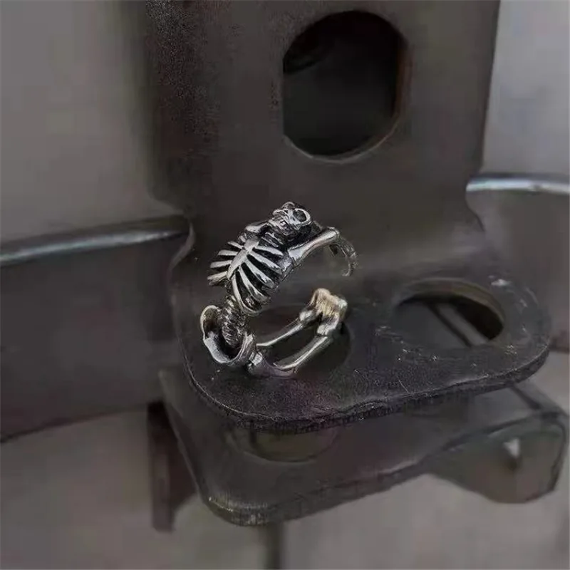 Fashion Trend Classical Personality Creative Retro Gothic Jumping Skull Open Ring Punk Hip Hop Rock Gift for Men and Women