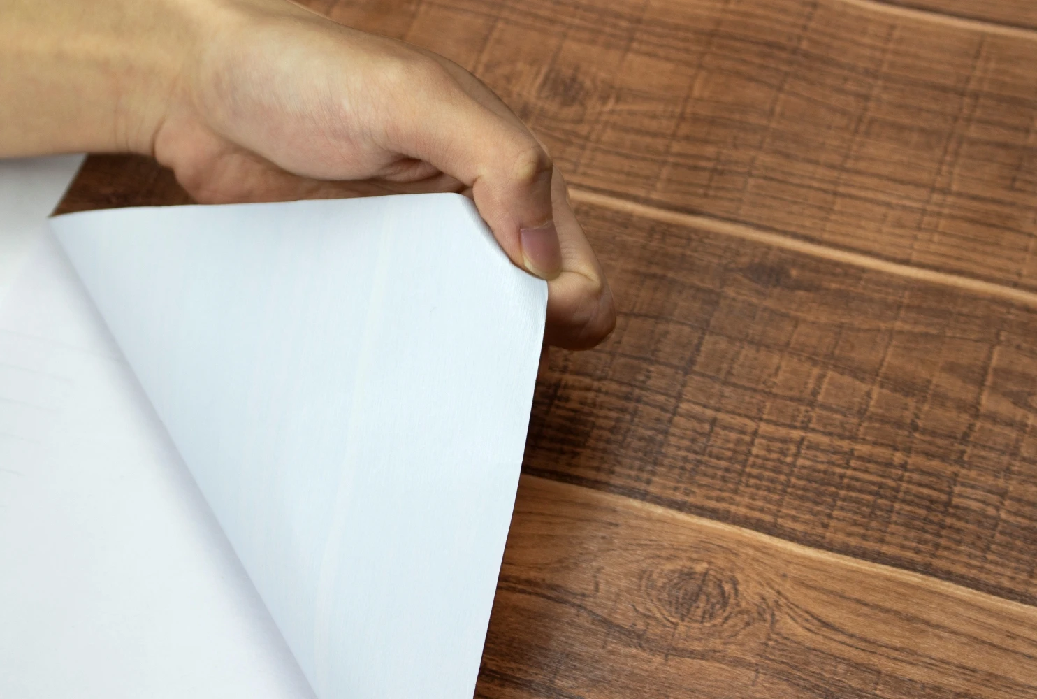 1 قطعة لوح خشب بني عتيق قابل للتقشير واللصق ورق حائط ذاتي اللصق قابل للإزالة لخزانة ديكور تجديد ذاتي الصنع