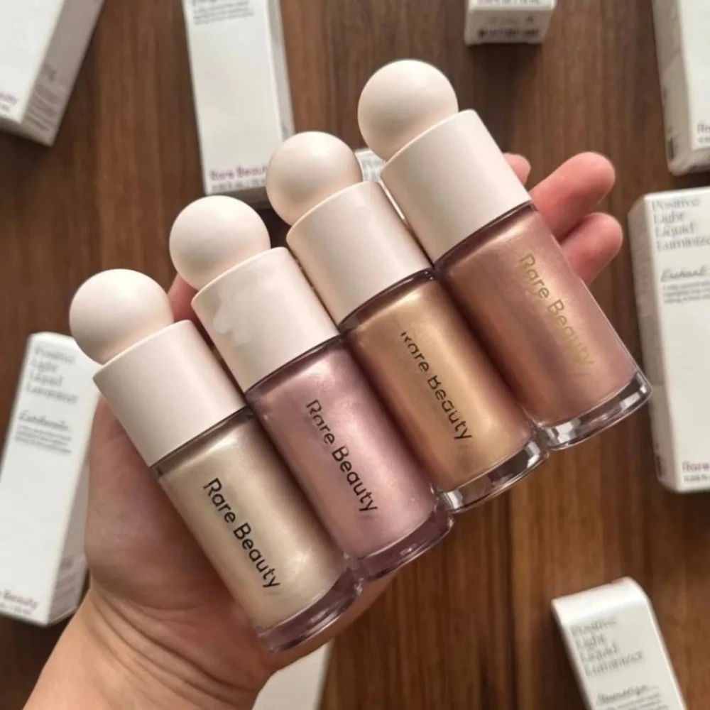 هايلايتر ريت بيوتي لايت سيلكي، - مراجعة Rare Beauty Makeup Highlighter وسعره