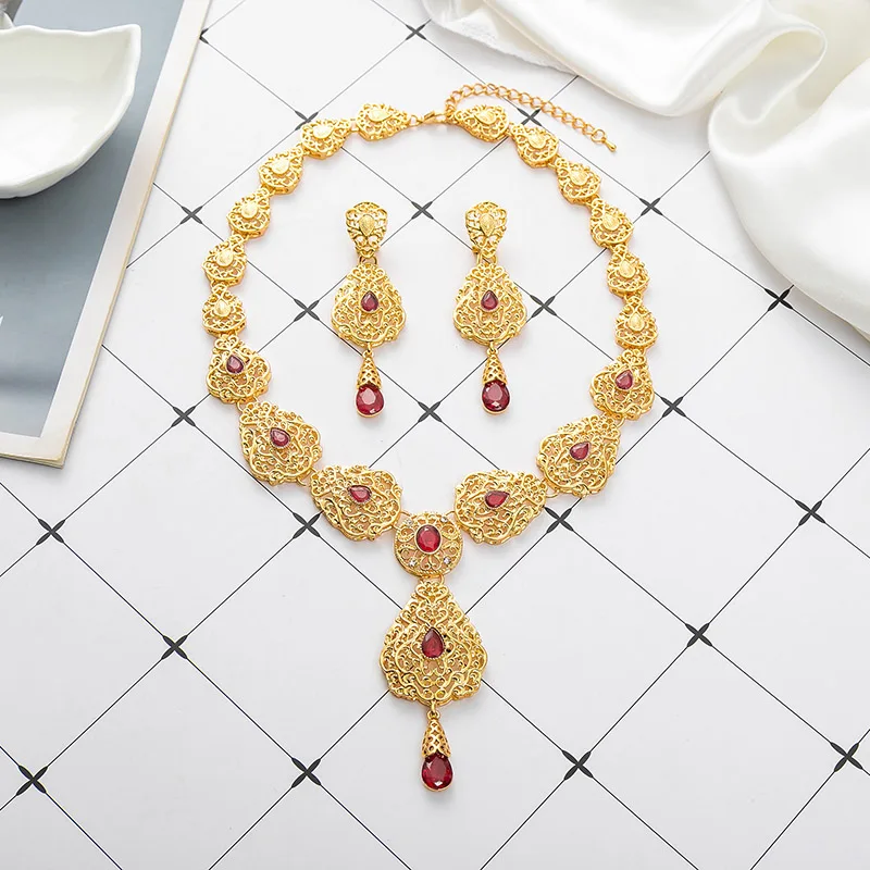 مجموعة مجوهرات كريستال تخريمية ذهبية إكسسوار زفاف رائع للمناسبات التقليدية والرسمية