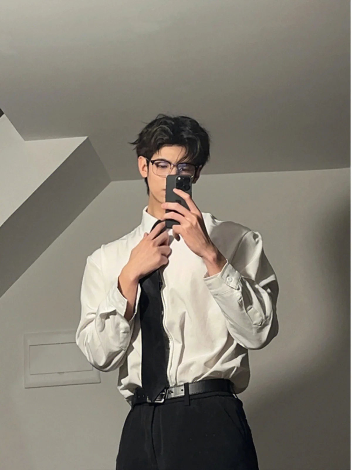 

Итальянский Neapolitan White irt Мужской костюм премиум-класса Briti Sle Long Sve Inner irt Jaet Молодежный тренд Летняя тонкая ткань