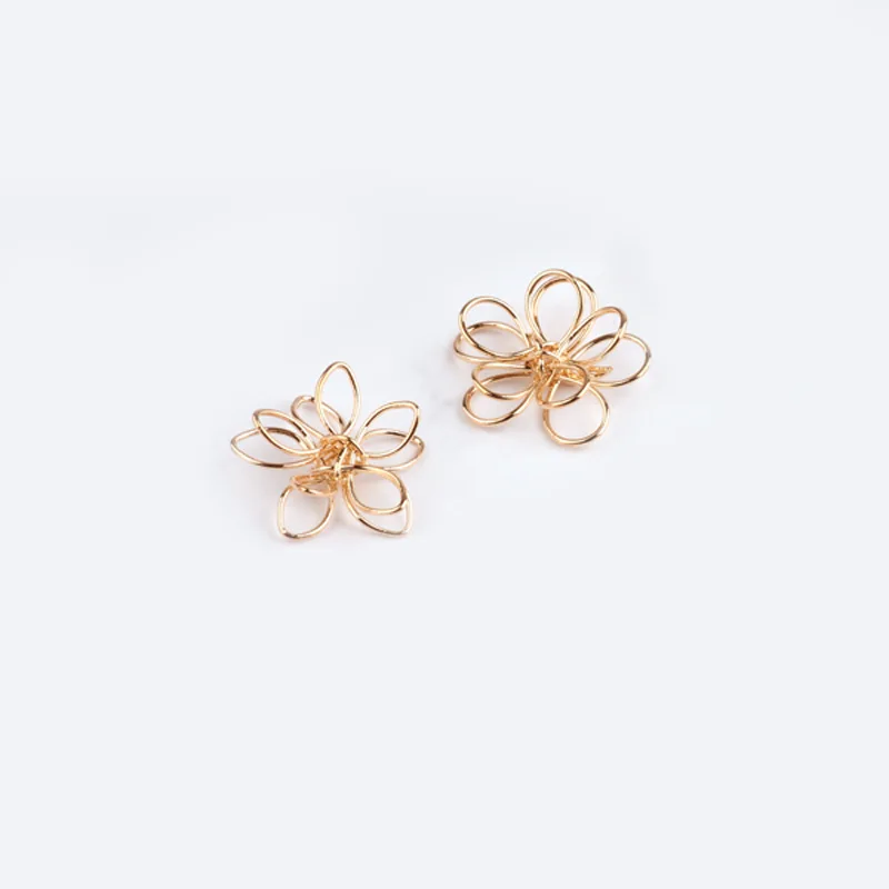 Gold Color Lotus Women\'s Stud Earrings Handmade Hollow Flowers Small Earring Brincos boucle d\'oreille fashion jewelry bijoux