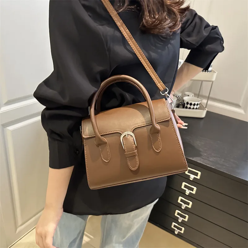 가을 니치 크로스바디 백 럭셔리 숄더백 여성용 넉넉한 탑 핸들 토트백 다용도 데이투나이트 백 패션 슬링백 ​