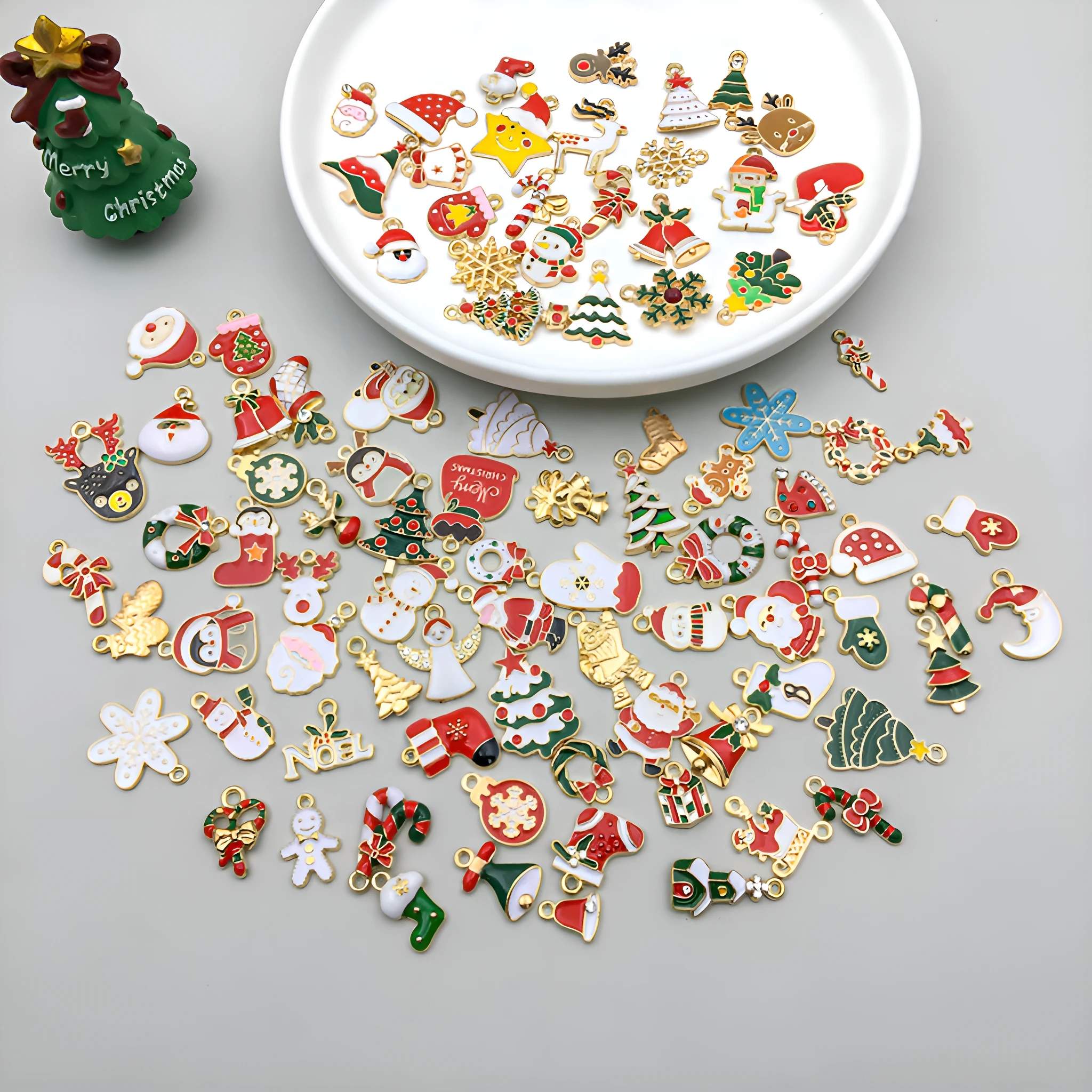 

100 шт., рождественский набор с эмалью из смешанного сплава, подвеска, дизайнерские подвески, универсальный аксессуар, подходит для изготовления различных ювелирных изделий своими руками