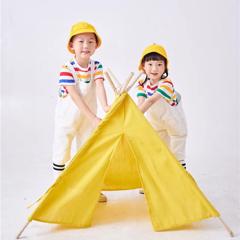 White suspender pants, children's performance clothing, striped short sleeved small yellow hat, graduation season shooting cloth