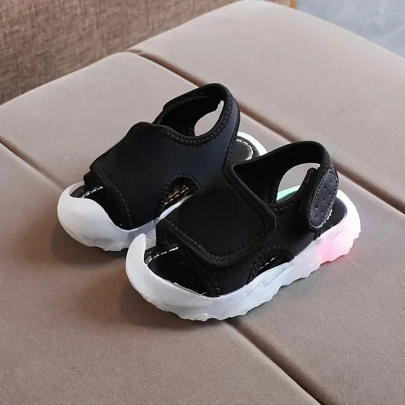 2024 Fashion New Brands LED Lighted Baby Casual Shoes Glowing Cute Infant Tennis Glowing Leisure Toddlers Girls Boys Sandals