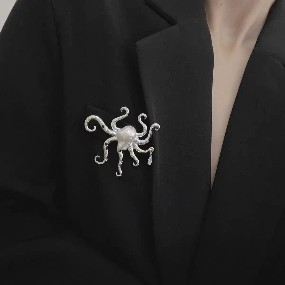 Vintage Sea Life Stylish Personality Octopus Brooches Earrings Women Classic Design Corsage Badges Exaggerated Jewelry for Lady