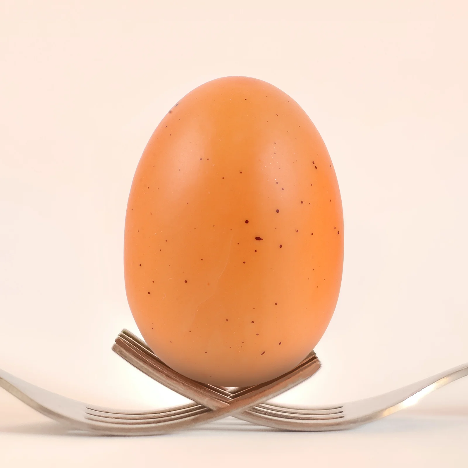 4Pcs Fake Eggs Blank Foam Eggs Fake Eggs Decoration Fake Chicken Egg DIY Fake Egg Decorations fake chicken eggs