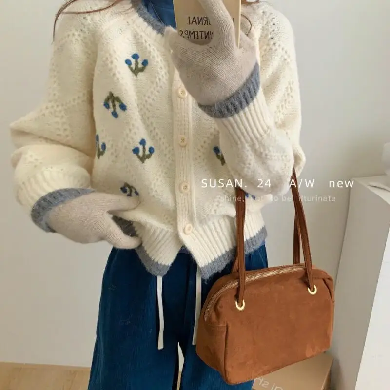 เสื้อสเวตเตอร์ถักไหมพรมแบบมีฮู้ดสำหรับผู้หญิง สไตล์เรโทร ตัดสี แต่งดอกไม้ ซิป นุ่ม สวมใส่สบาย เหมาะสำหรับฤดูใบไม้ร่วงและฤดูหนาว