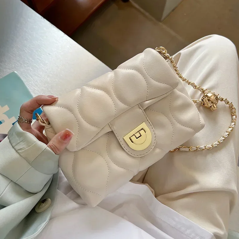 

Small luxury chain handbag shoulder bag Messenger bag new fashion Joker sweet girl bag crossbody bags for women
