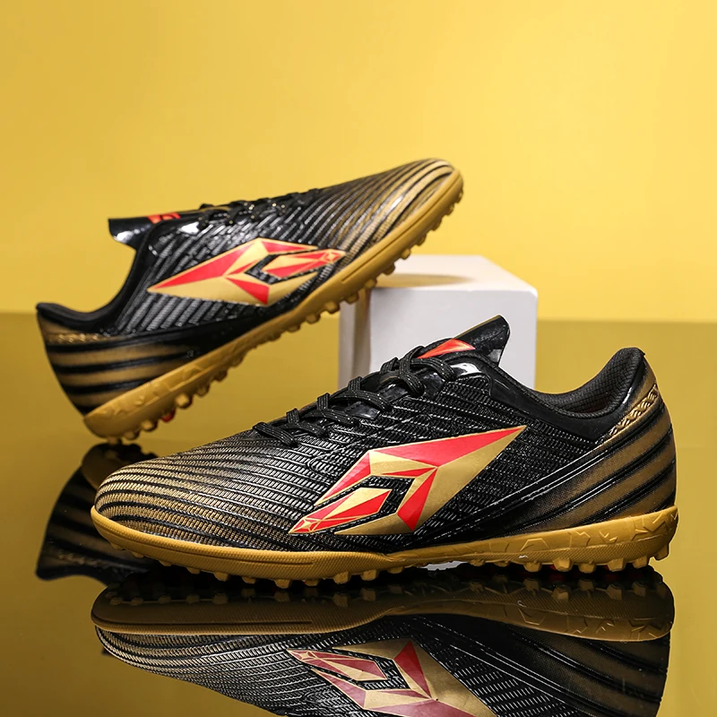 Linghuojian Low-Top Soccer Shoes for Adults, Couple's Model, with Broken Studs, Premium Leather, Non-Slip, Lightweight, Suitable for Artificial Turf, Practical Training Shoes