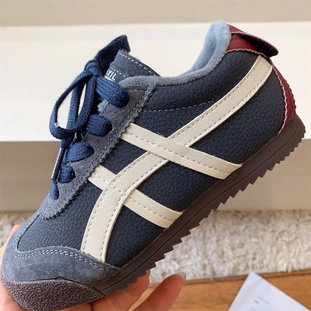 أحذية تدريب أخلاقية عصرية لزملاء الدراسة في فصل الشتاء مع الألوان، أحذية أطفال مخملية #2