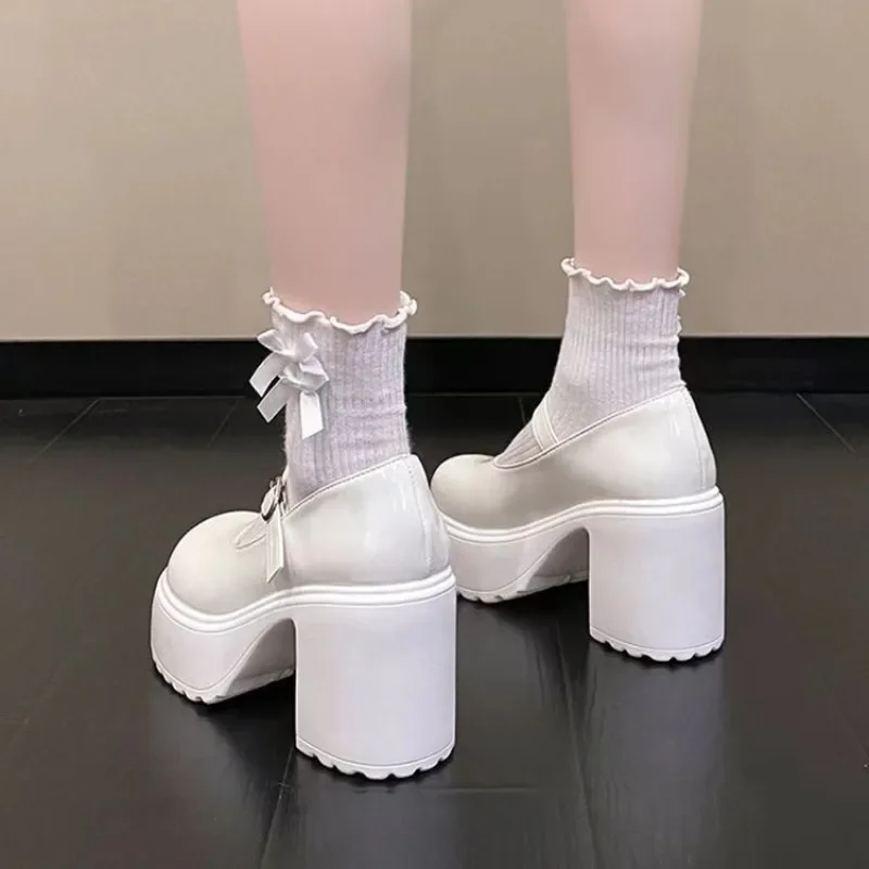 Modische Neue Dickbesohlte Retro-Schuhe mit Einzelknopfverschluss für Damen Vielseitige Wasserdichte Plateau-Damenschuhe mit Dickem Absatz – Detail 10