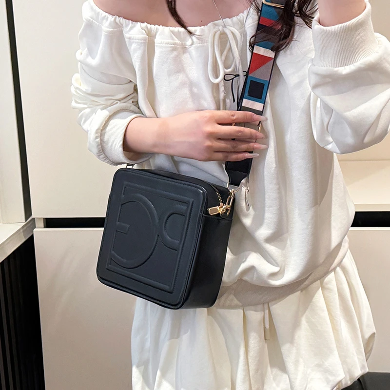 

Luxury Leather Vintage Minimalist Diaper Bag Elegant Classic Designer Tote For Women Stylish Shoulder Handbag