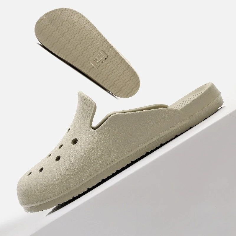 

Stepping on Shit Feeling Hole Shoes Summer Fashion Wear Breathable Clouds Couple Non-slip Beach Sandals