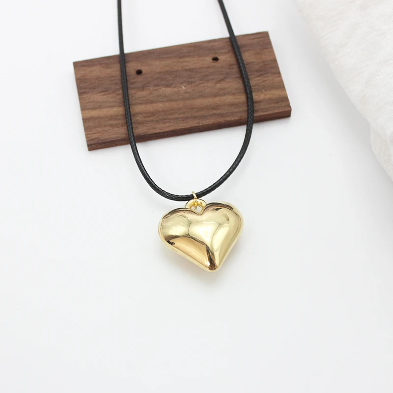 Goth Black Wax Line Metal Heart Pendant Choker Necklace for Women Elegant Leather PU Adjustable Chain Christmas Jewelry Gift
