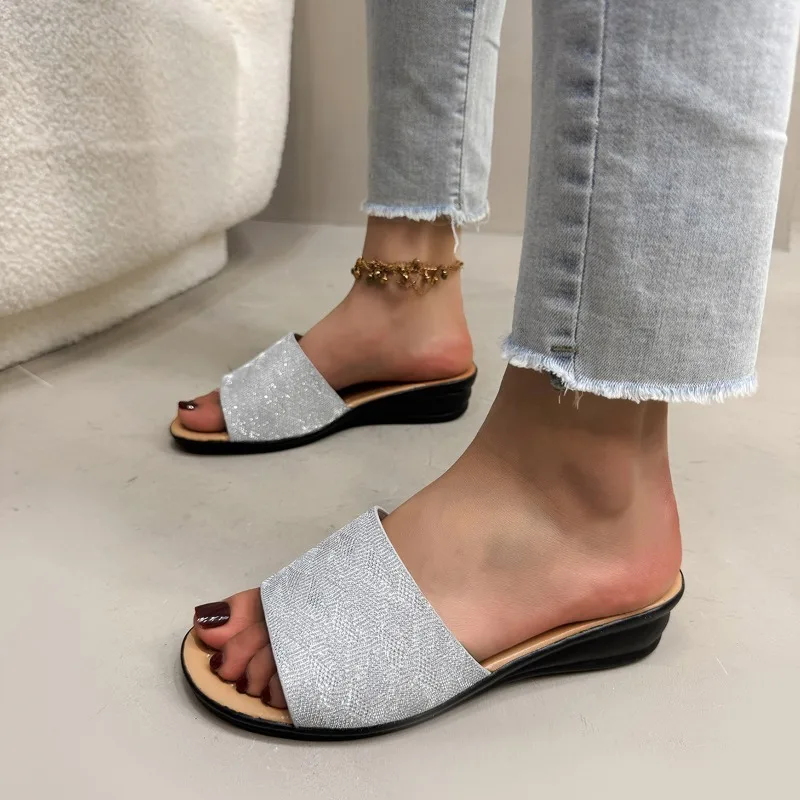 

2026 Women Wedges Slippers New Outdoor Open Toe Shoes for Women Designer Slippers Summer Fashion Casual Sexy Sandals Slides