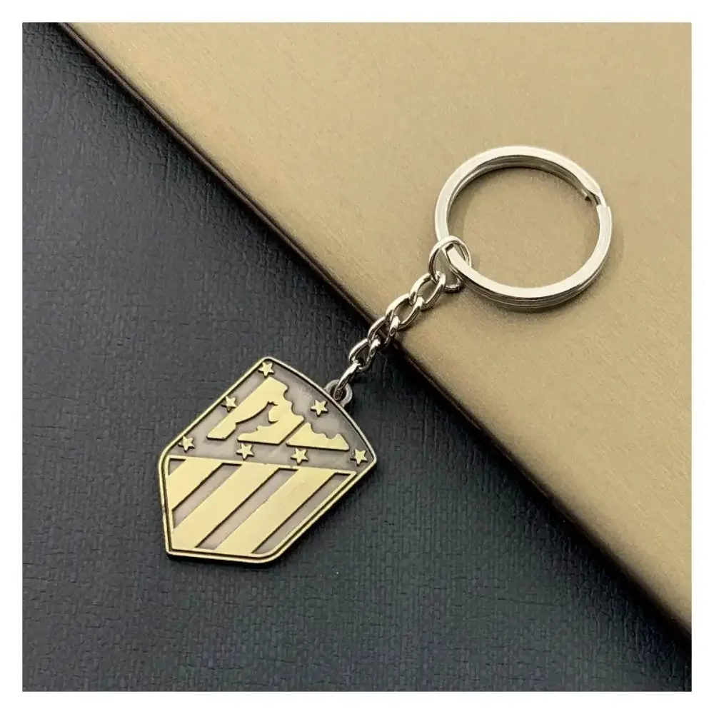 2024 new Pendant Football Keyring Hat Metal Football Team Soccer Key Chain Real Madrid Chelsea Gift