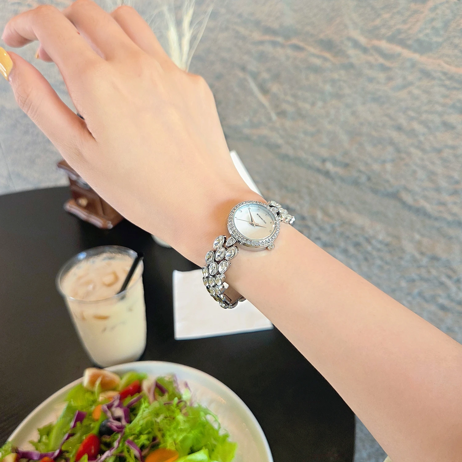 Mermaid Full Diamond High Beauty Value Women's Bracelet Watch Fashion Temperament Women's Watch High Sense Watch Gift Box suit