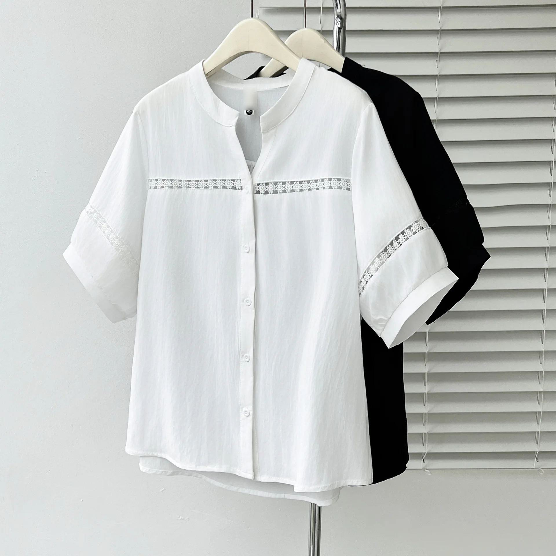 เสื้อเบลาส์หญิงไซส์ใหญ่ แขนสั้น คอวี - usage example