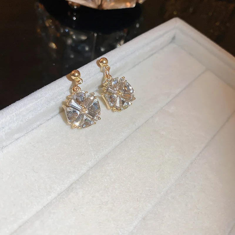 Übertriebene Luxus Kristall Blume Ohrstecker Damen Temperament Elegantes Modedesign Hochzeit Schmuck Valentinstag Geschenke