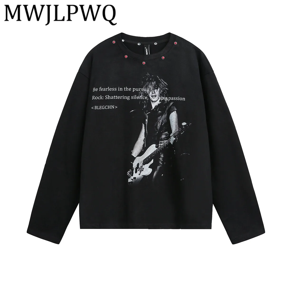 

MWJLPWQ 2025 Осенняя модная футболка в американском стиле с заклепками, мужская уличная футболка в стиле хип-хоп с длинным рукавом, свободные повседневные топы, новинка 21263