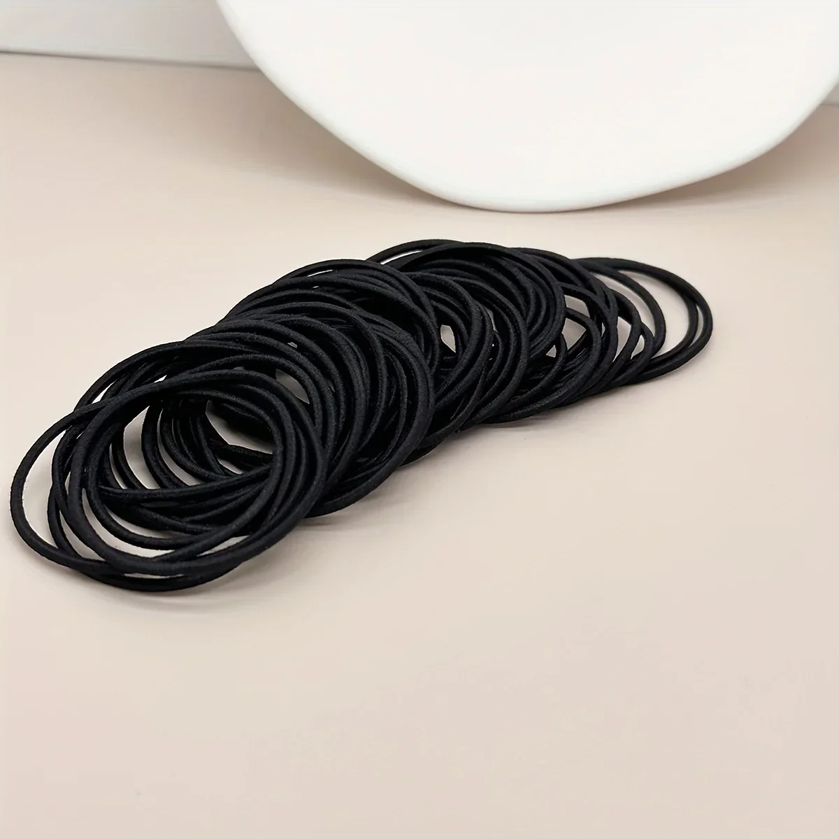 Schwarze elastische Haargummis für Damen und Mädchen, einfarbige Haarbänder, einfache und langlebige Haaraccessoires für Mädchen. – Detail 4