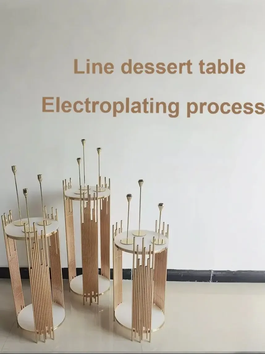 3-teiliges Set aus goldenen Metallzylinderständern, vertikaler Rohrsockel für Bodendekoration bei Hochzeiten, Partys, Dessert- und Blumendekorationen – Detail 1