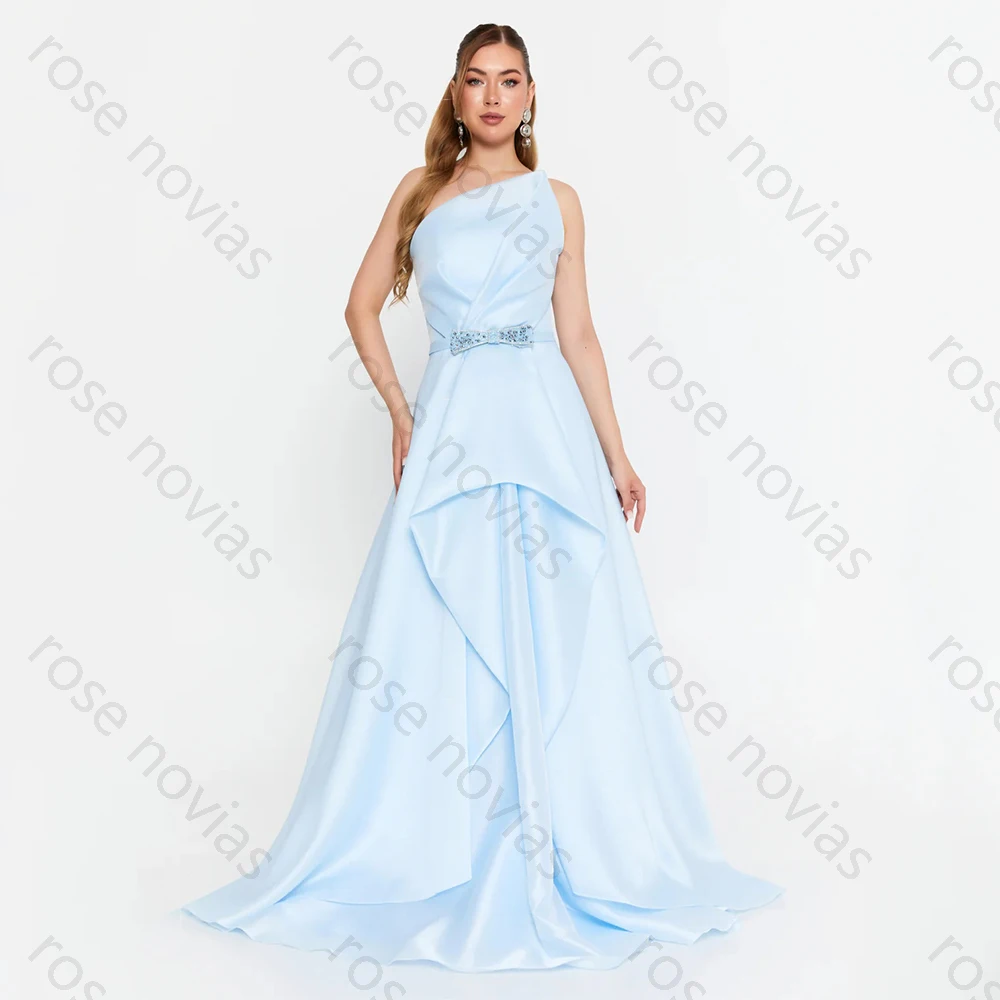 فساتين سهرة عالية الجودة من الساتان بطول الأرض بكتف واحد بدون أكمام فستان حفلة موسيقية كريستال فيستدوس دي فييستا مخصص