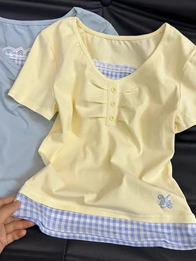 เสื้อผู้หญิงลายสก็อตแบบสองชิ้นปลอม ดีไซน์เชือกผูกเอว แต่งขอบลูกไม้ ปักลาย  ช่วยให้ดูผอมลง