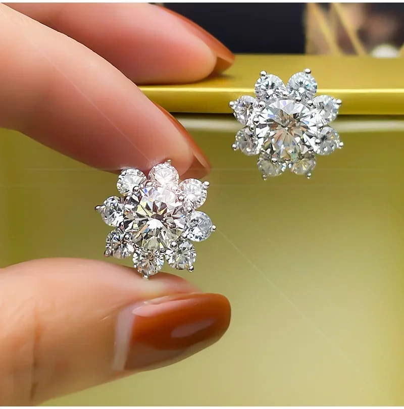 100% 925 Silver Earrings, Female White Diamonds, Small and Fashionable Style, Wedding Jewelry Wholesale