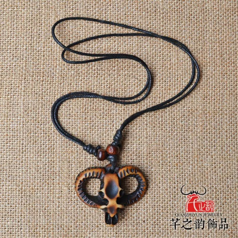 Men's Necklace Imitation Yak Bone Carving WA Cattle Head Horn Hanging Piece Pendant Tourism Commemorative Ornament Factory Whole