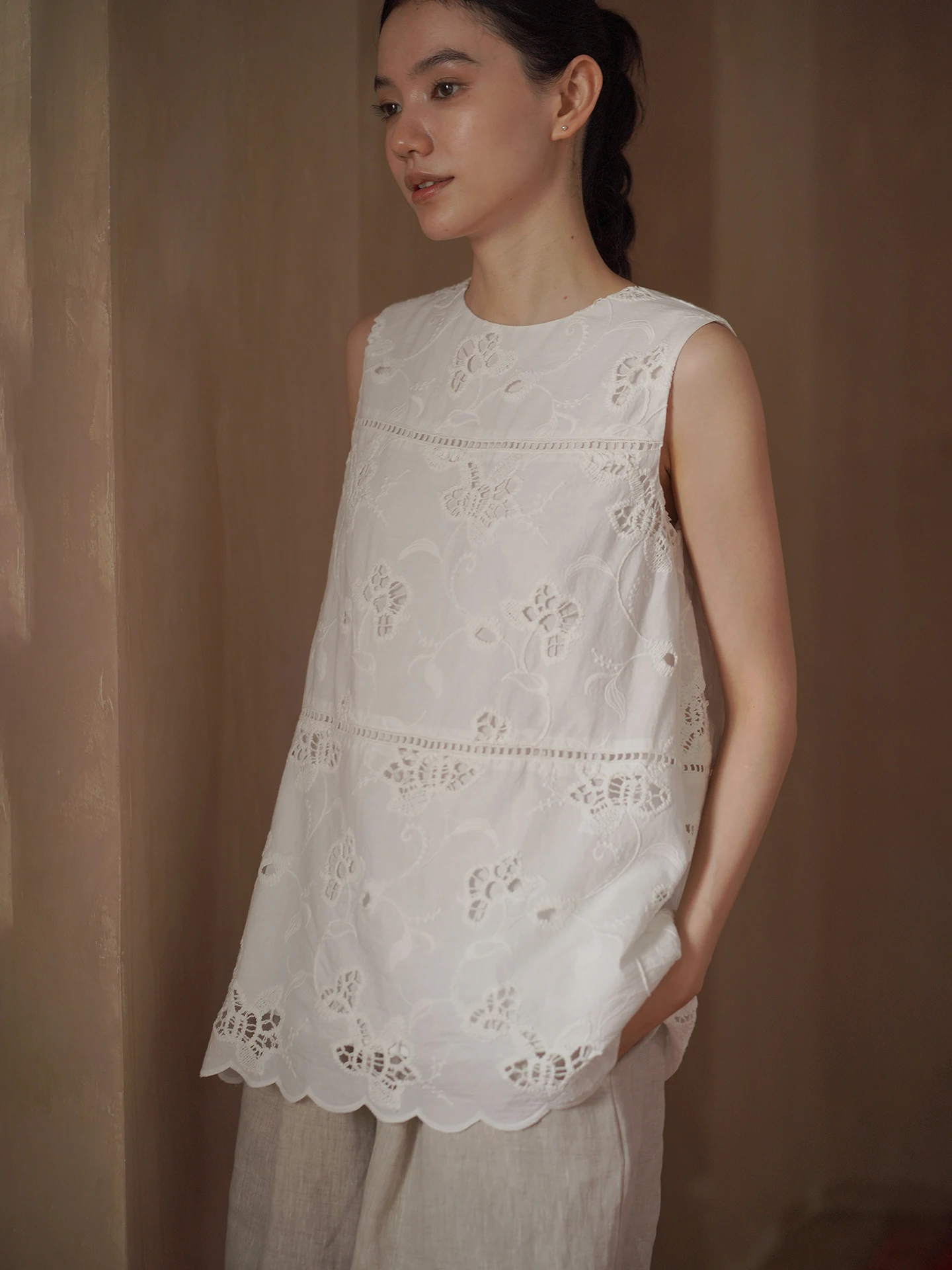 Hacikis Miss Hollow Garden Embroidery 100% Cotton Loose A-Line Slim round Neck Vest Women's Summer T-Shirt Commute Style
