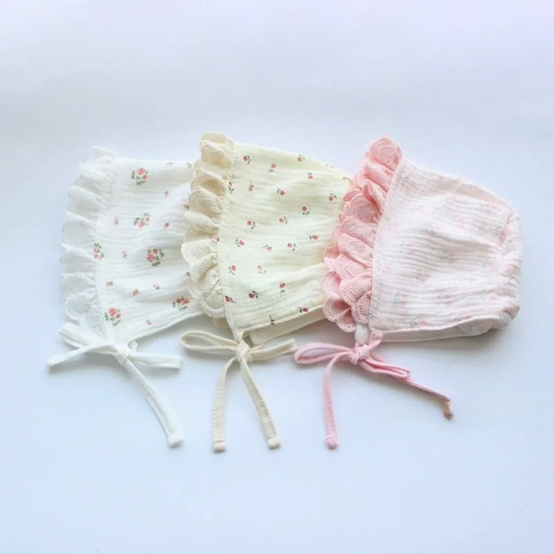 

Korean-style High-looking Baby Princess Beanie - Heart Embroidery Ruffled Earflap Hat, Soft Gauze Skin-friendly for Baby Girls