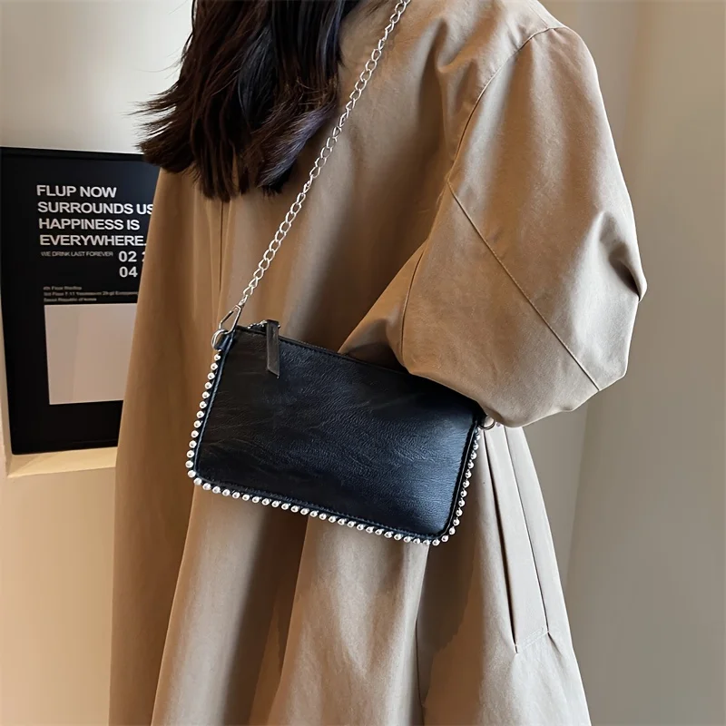 Elegante Umhängetasche aus Kunstleder, Kleine Schultertasche mit Silberkette, Damen Party- und Alltags-Schultertasche