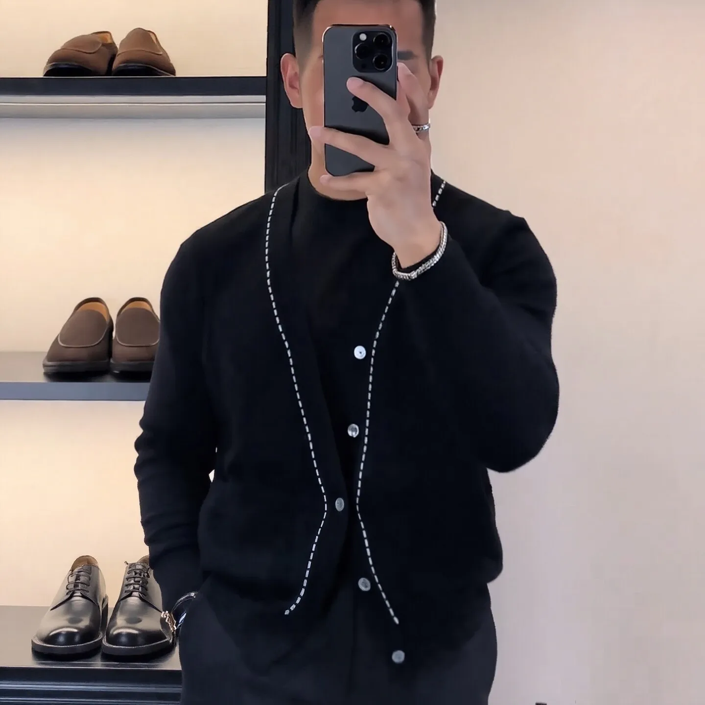 Spring and autumn light wind black cashmere knit cardigan men's high sense of leisure wind Joker sweater coat