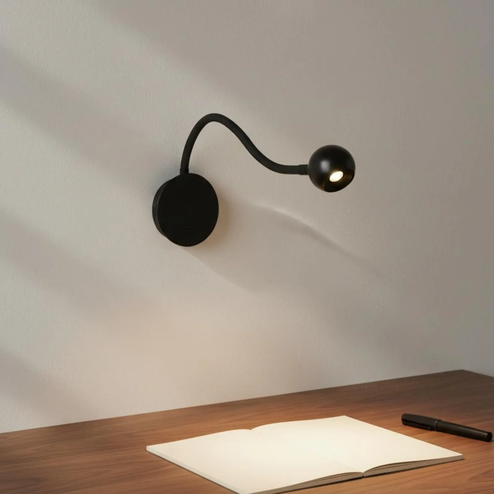 Bedside Wall Lamp Eye Care Gooseneck Wall Sconce Flexible Bedside Lamp Space Saving Indoor Lighting Easy to Install for Bedroom