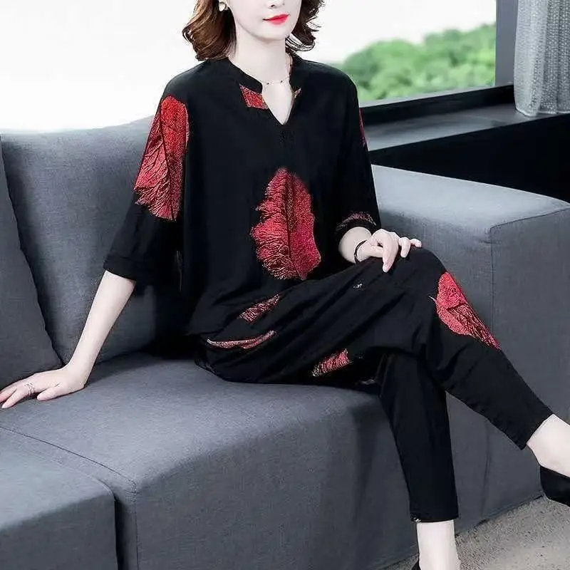 Variant: Red [top + pants]