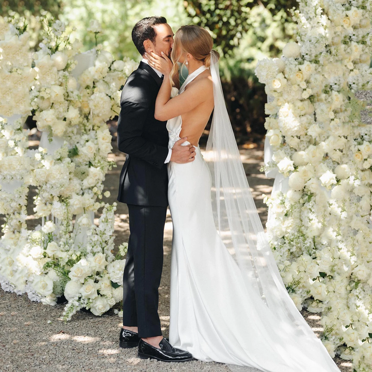 19029 #   Personalizado halter pescoço sereia vestido de casamento de cetim macio trem varredura sem costas vestido de noiva para mulher novia