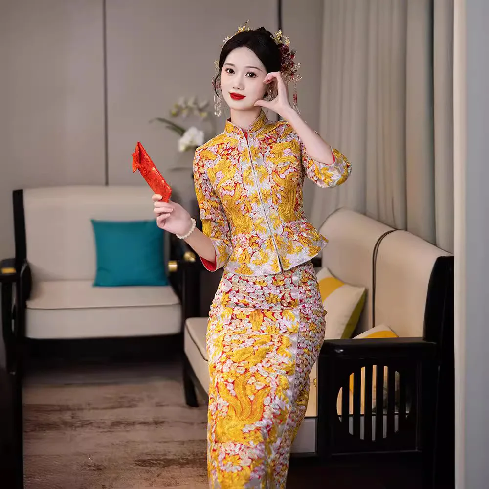 Chinese Bride Wedding Dress Qipao Exquisitely Embroidered Dragon Phoenix Cheongsam Evening Dress Classical Marriage Dress Suit